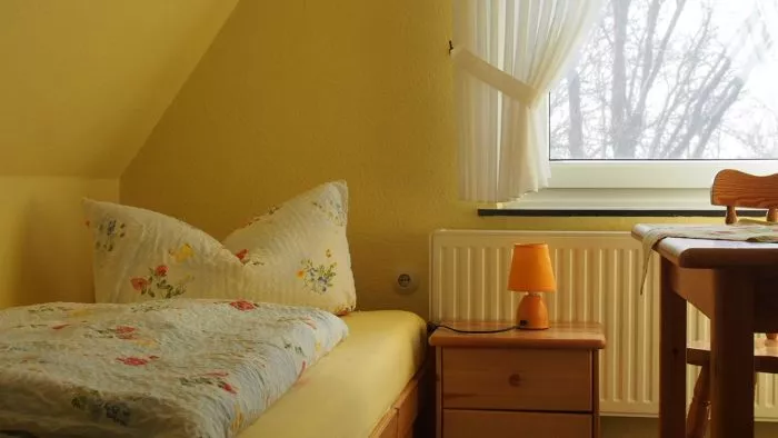 Kinderzimmer Ferienwohnung 1 – zwei Einzelbetten, Platz für Zustellbett